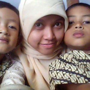 Lisniati Dzumiroh profile icon