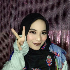 Rizqi Putriani profile icon