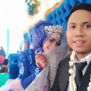 Etik Soeharyani profile icon