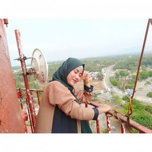 Titania Ella Essaliani profile icon