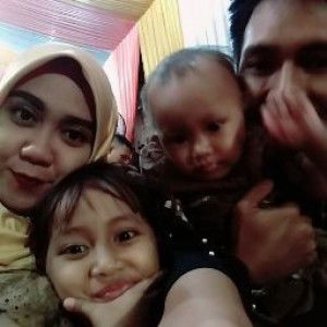 Reny oktaviani profile icon