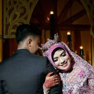 Defiria Susanti profile icon