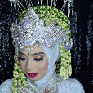 Anisah Hartono profile icon