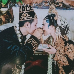 Ika Widyaningrum profile icon
