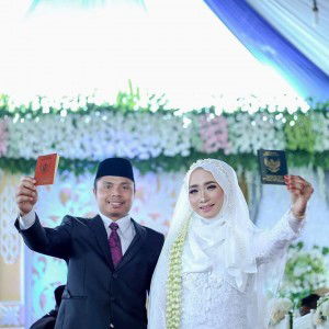 Defi Pratiwi profile icon