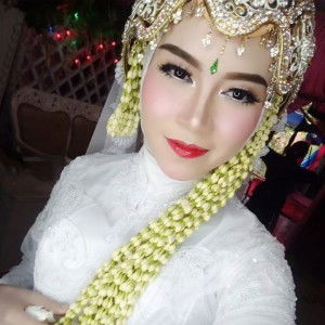 Nur Cahyati profile icon