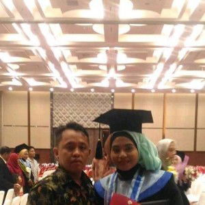 Desi Mutmainah profile icon