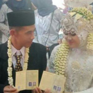 Siti Nuripah profile icon