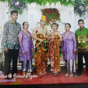 Ria May Astuti profile icon