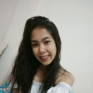 Bee Apinya profile icon