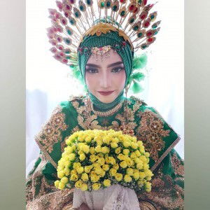 Putri Elvini profile icon