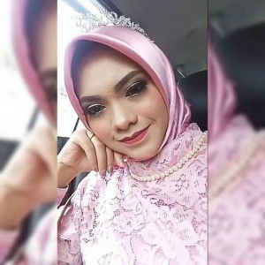 Indah Sari profile icon