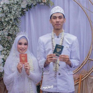 Intan Silvia Dewi profile icon