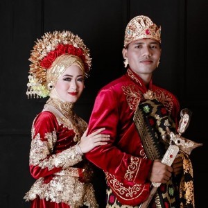 D I N N A profile icon