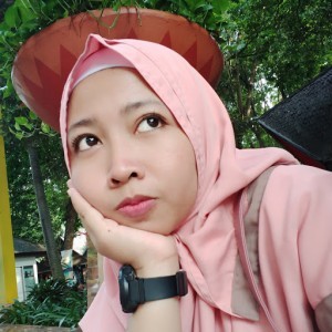 astuti heri profile icon