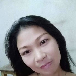 อ้มพร ม่วงเพชร profile icon
