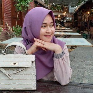 Diny Cristanti profile icon