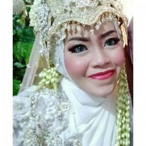 Iis Fitri profile icon