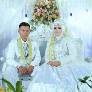 Siti Riea profile icon