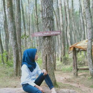 Lastri Nuryana profile icon