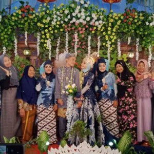 Bee Tiwi profile icon