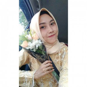 Erni Apriyani profile icon