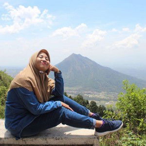 Sholichah N Isnaini profile icon