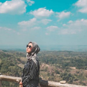 yholaa Wulandari profile icon