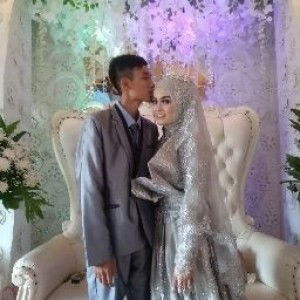 Neng Risna profile icon