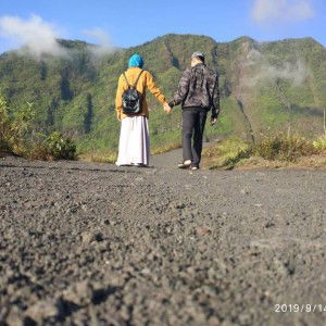 Devia Lestari Johan profile icon