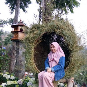 Esti Nuriss profile icon