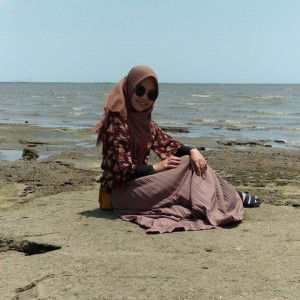 Juniarti Putri Jais profile icon