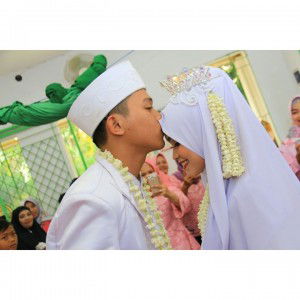 Iis Larasati profile icon