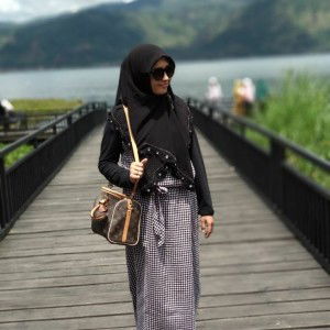 Reva Rainiza profile icon