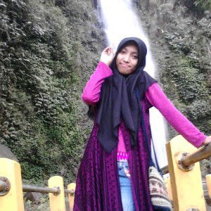 putri ratna profile icon