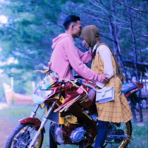 Ella Nuraini profile icon