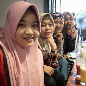 kiki azkia profile icon