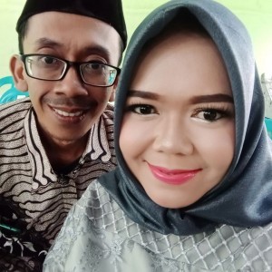 Dwi Putri Kurniawati profile icon