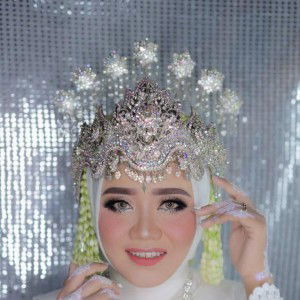 Heni Pujiastuti profile icon