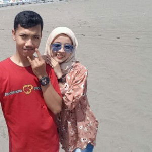 Rini Nur Indriana profile icon