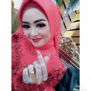 Ratih Tiew profile icon