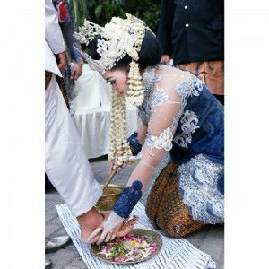 Akku Dhewee profile icon