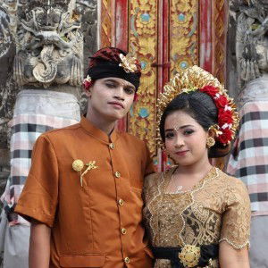 Ni Komang Tri Apriyani profile icon