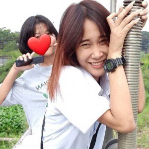 พา 'พลอย profile icon