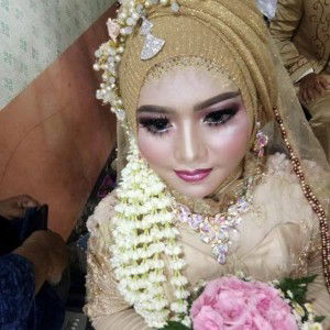 catur rini profile icon