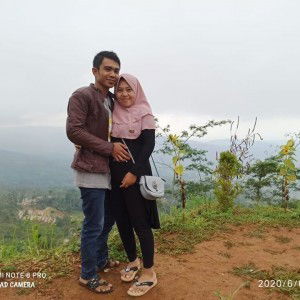 Elia Yuliani profile icon