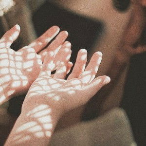 Rossita Juniar profile icon