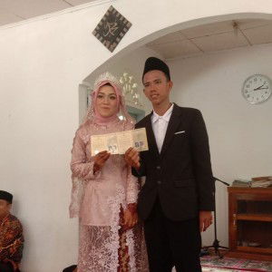 Resi Zaputri profile icon