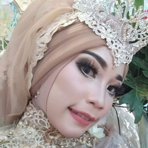 Fitri Oktavianti profile icon