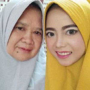 Evis Wahyuni profile icon